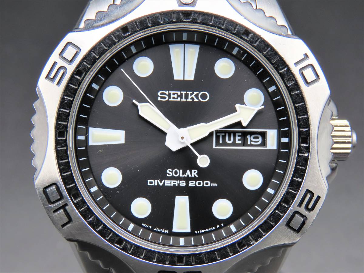 極美品 SEIKOセイコーV158ブラックシルバーソーラー メンズ