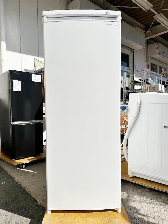 Amazon | シャープ 167L 冷凍庫（フリーザー）直冷式 ホワイト系