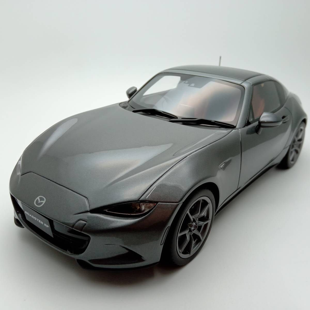 か*な様 KYOSHO 1/18 マツダ ロードスター RF グレー 京商 KYOSHO samurai 1/18 マツダ ロードスター RF グレー 完成