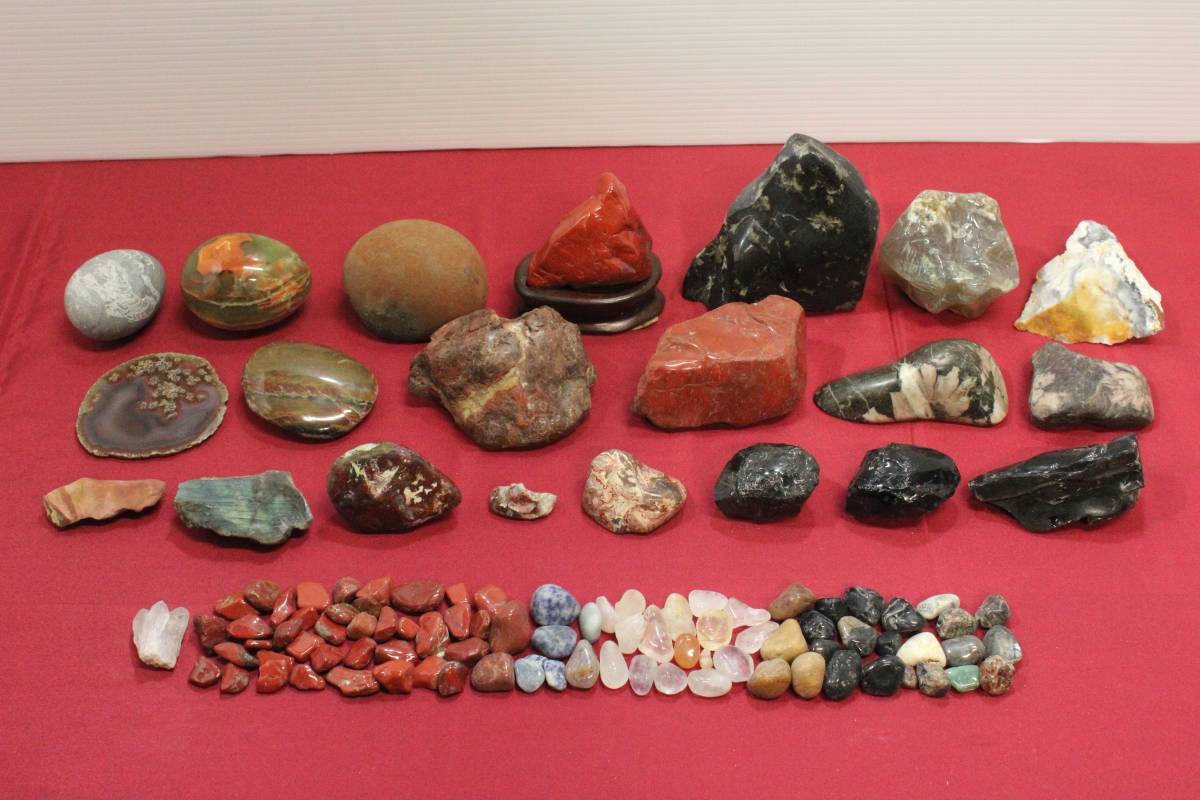 鑑賞石 メノウ 瑪瑙 1.3キロ 観賞石 孔雀石 ジャスパー 菊花石