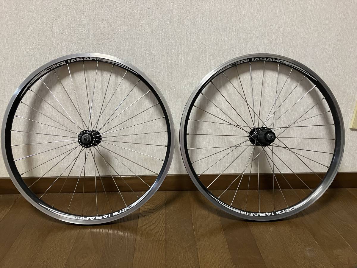 QUASAR Q2ハブ ミニベロホイール 20/406