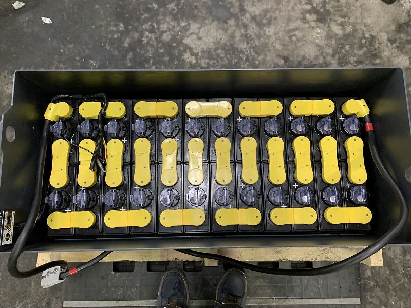 【傷や汚れあり】充電済中古バッテリー ユアサ VCD3A 48V フォークリフト ソーラー 太陽光 オフグリッドの落札情報詳細 ヤフオク