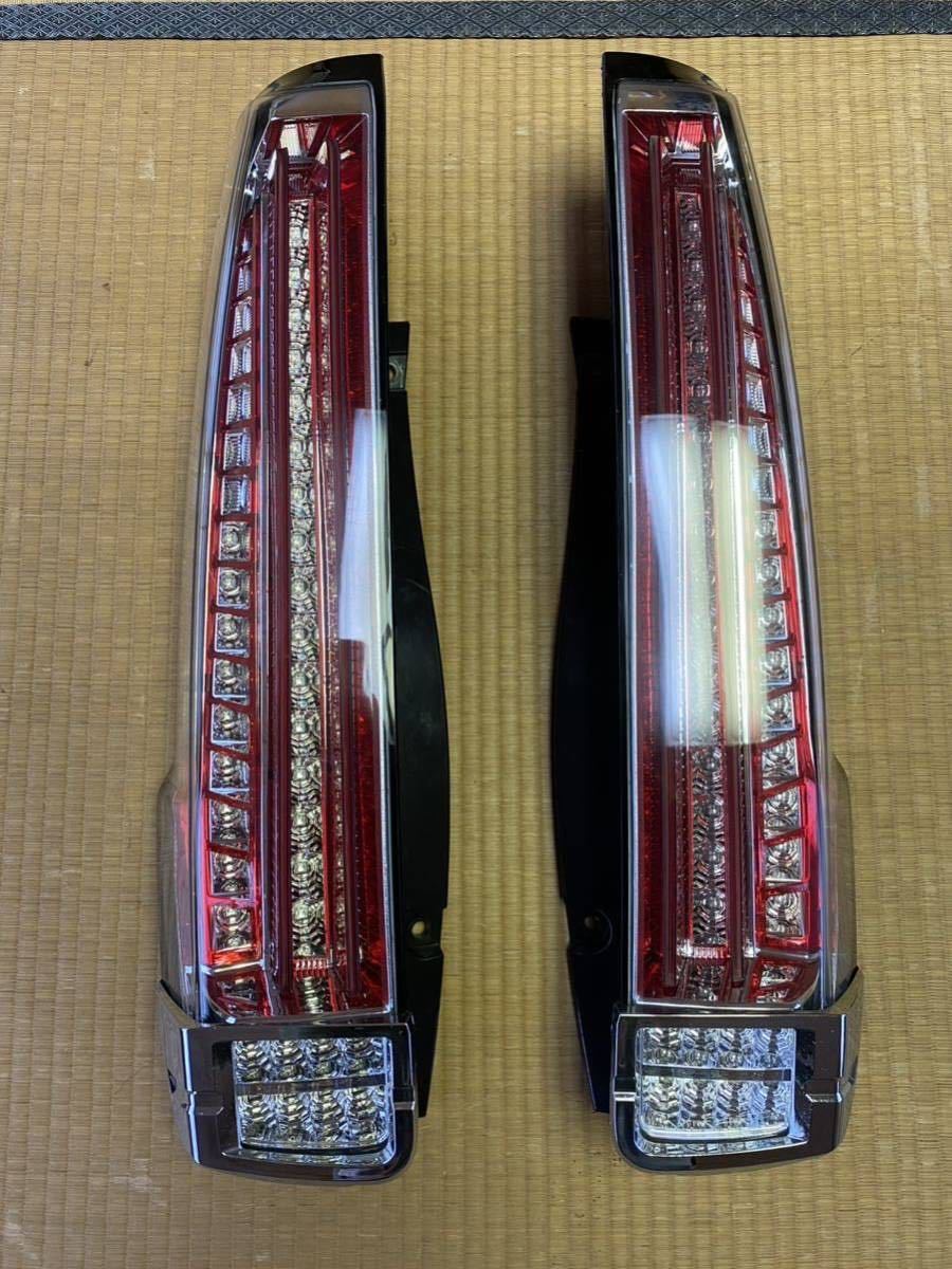 【やや傷や汚れあり】Crystal eye 80系 ヴォクシー、ノア、エスクァイア ファイバーLEDテール 煌/G's/ハイブリット/前期