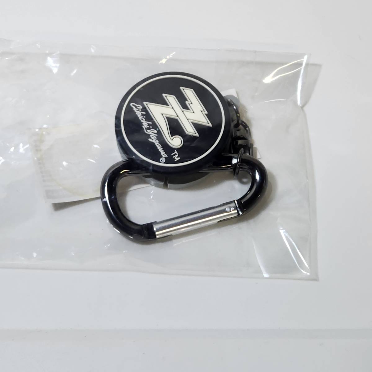 新品】ユーリ【スケーターを縛るイヤホンコードホルダー2種】オムニ社