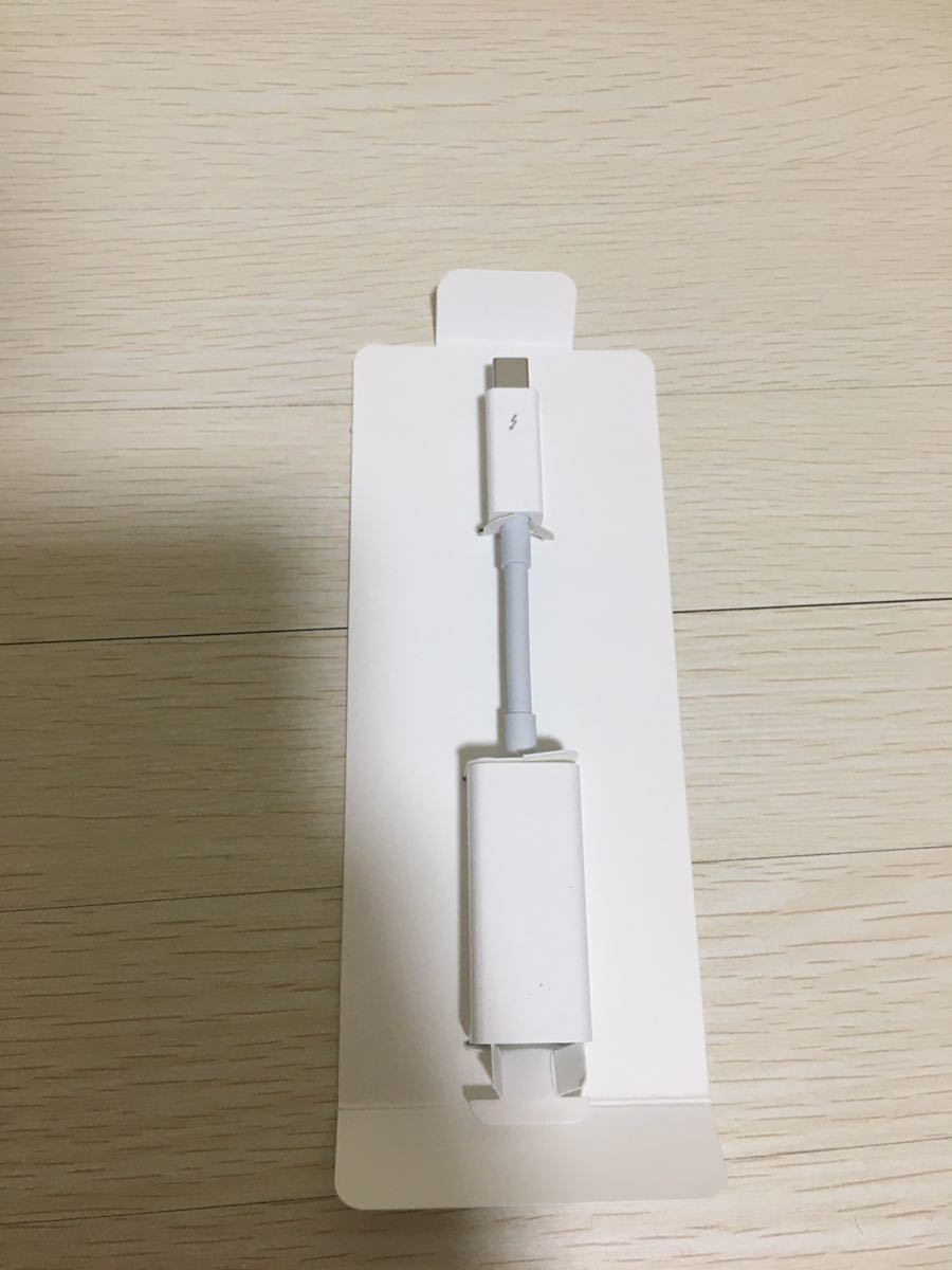  AppleのThunderbolt - FireWireアダプタがオンラインストアで展開