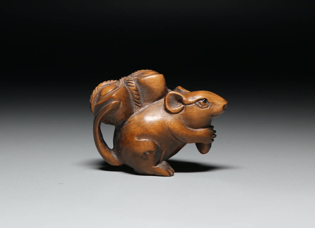 『鼠』 根付 　　（提げ物 /緒締め /帯留め /Netsuke） 鼠』 根付 （提げ物 /緒締め /帯留め /Netsuke）