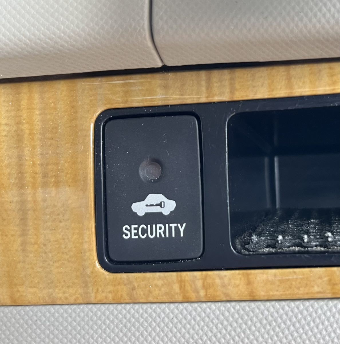 目立った傷や汚れなし】トヨタ 純正 セキュリティ インジケーター ハーネス付 点滅 アルファード ヴェルファイア エスティマ カローラ ハリアー  プリウス ノア等の落札情報詳細 - Yahoo!オークション落札価格検索 オークフリー