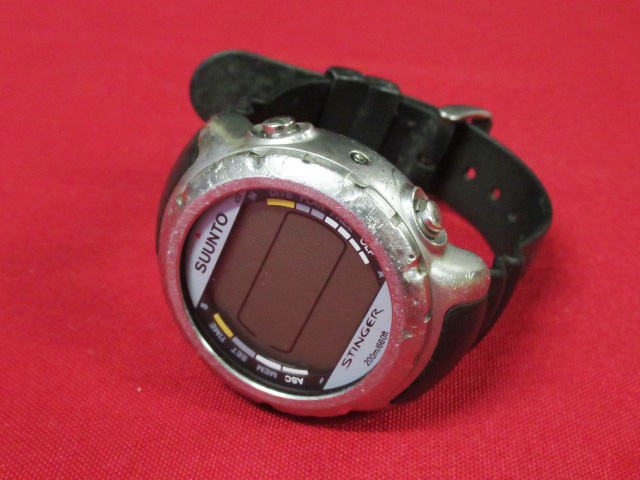 ダイブコンピュータ スティンガー チタニウム SUUNTO スントのダイブ