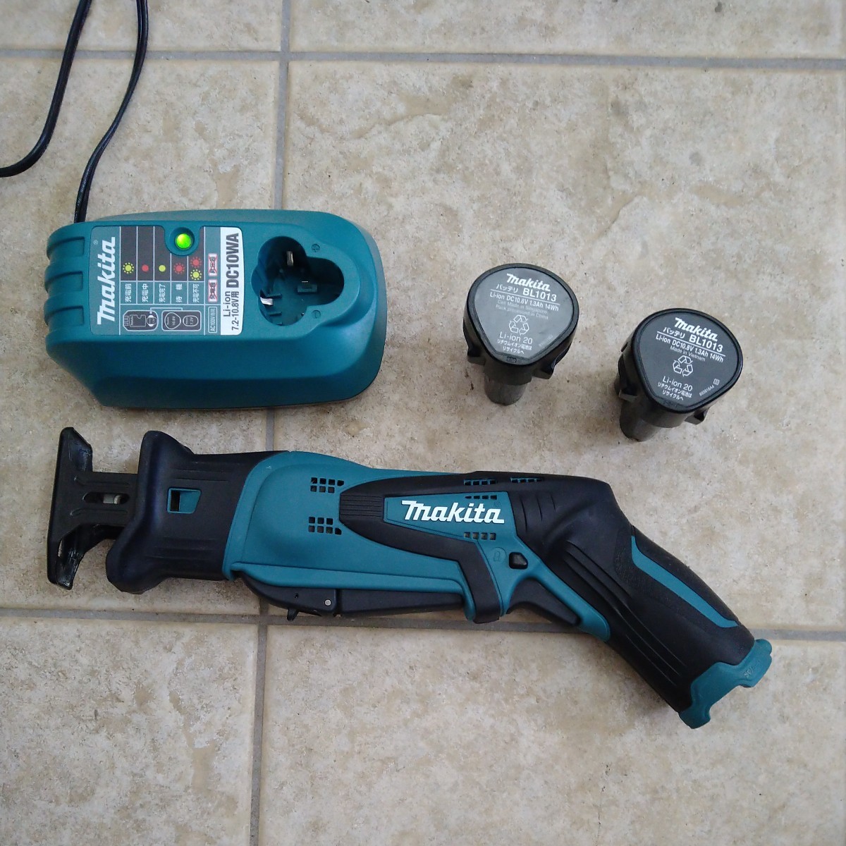 マキタ18v レシプロソー JR186Dセット充電器、電池（未使用に近い 