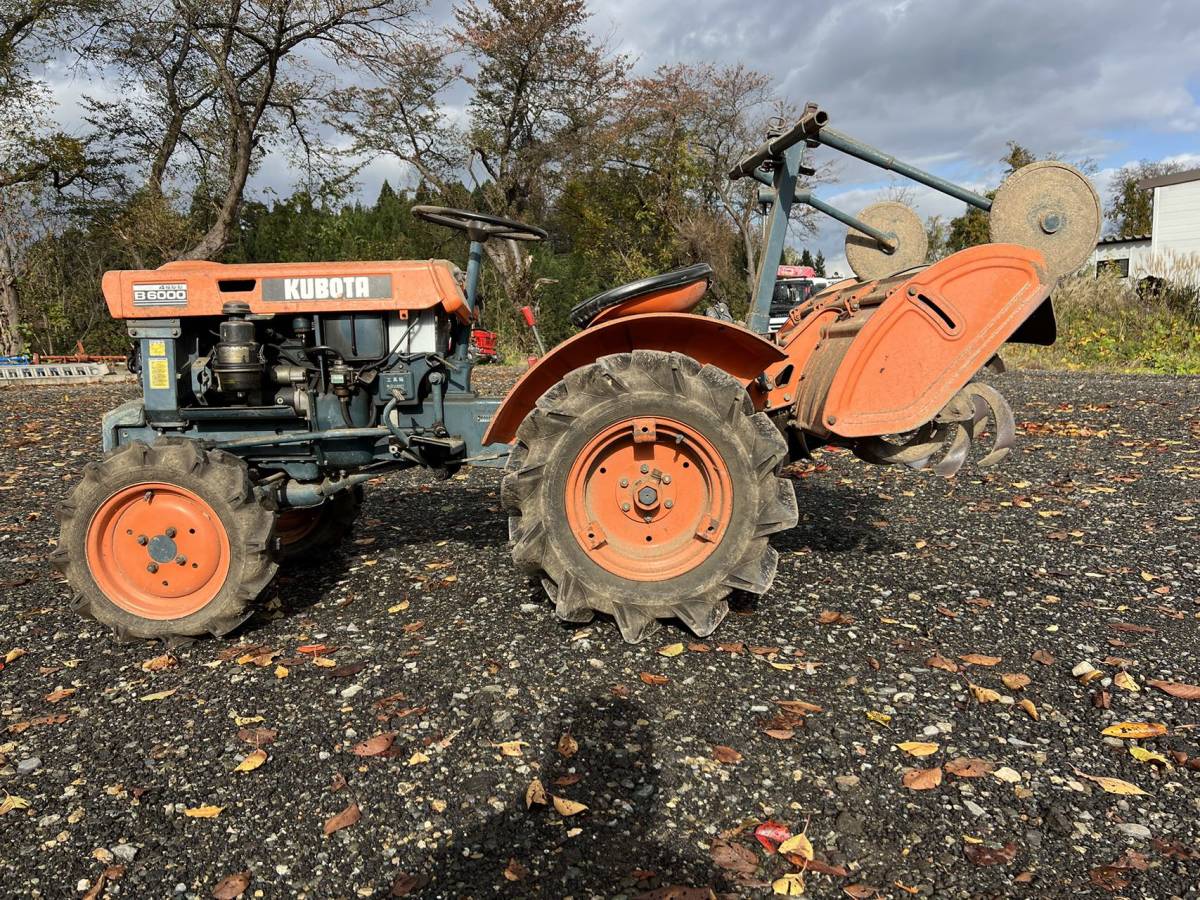 傷や汚れあり】動画あり 秋田発クボタ トラクター ブルトラ B6000 11