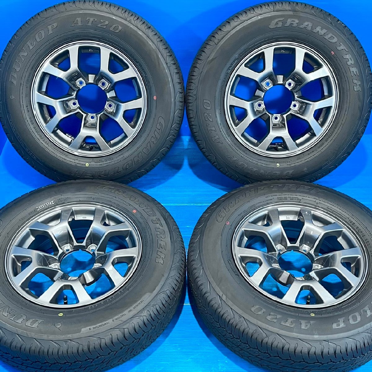 新車外し ジムニーシエラ JB74 純正アルミ＆ DUNLOP AT20 1本 新車外し ジムニーシエラ JB74 純正アルミ＆ DUNLOP AT20 1本 - メルカリ