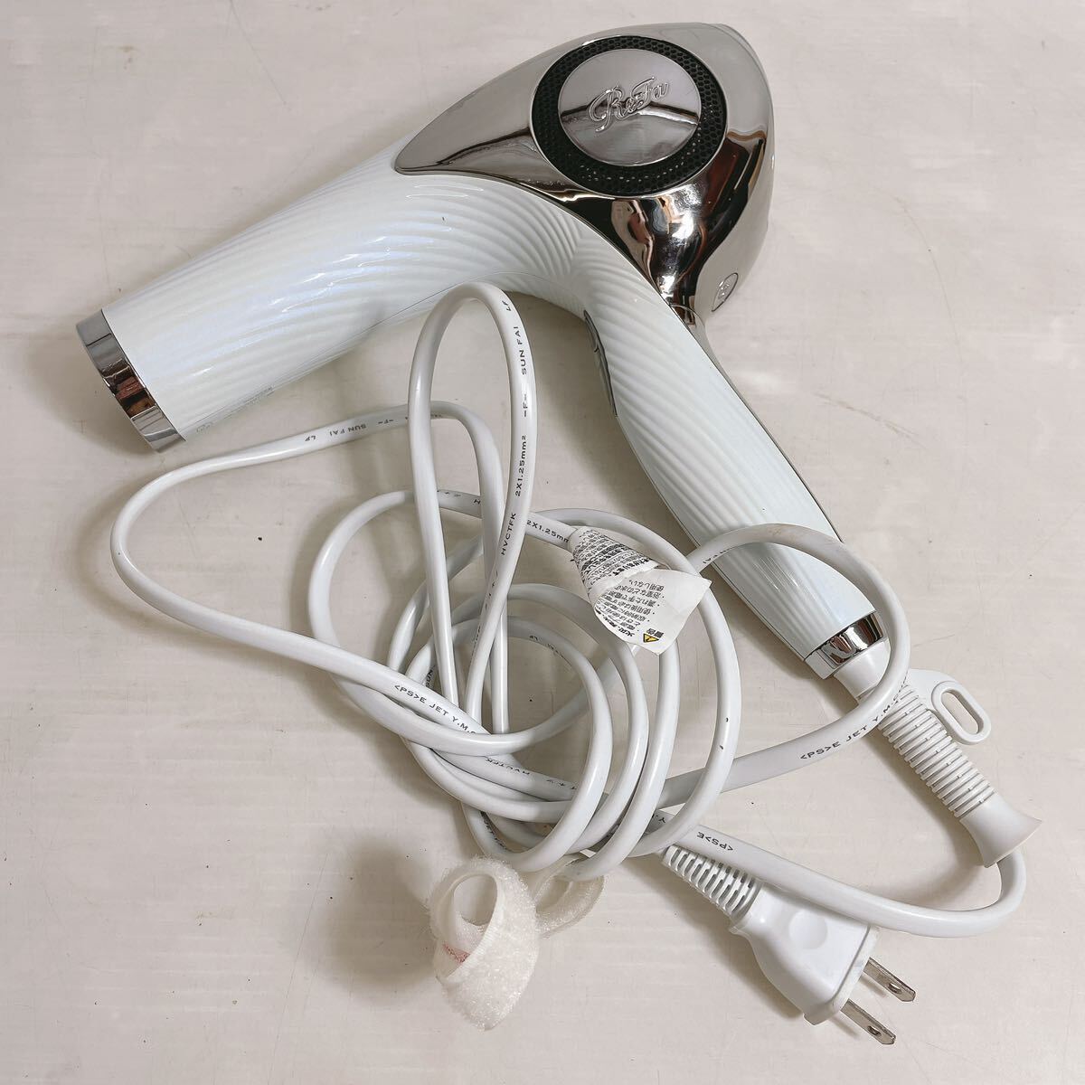 ジャンク品ReFa ヘアドライヤー ブラック ノズル付きRE-AN-03Aリファ ジャンク品ReFa ヘアドライヤー ブラック ノズル付きRE-AN-03Aリファ