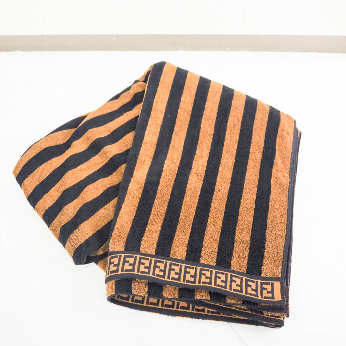 【未使用】FENDI フェンディ ストライプタオルケット ブラウン系 未使用】FENDI フェンディ ストライプタオルケット ブラウン系