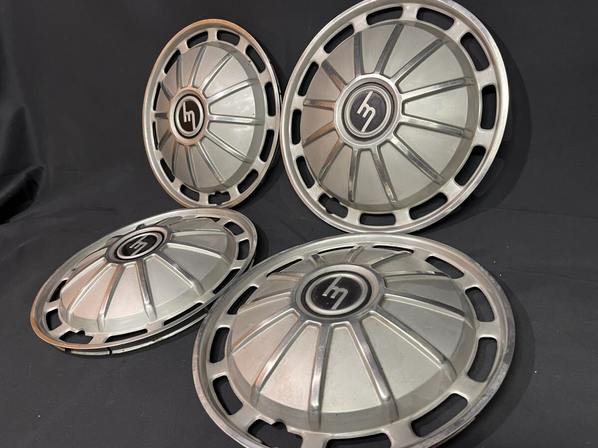 旧車 MAZDA ファミリア800 純正メッキスチールホイールカバー　4枚セット 旧車 MAZDA ファミリア800 純正メッキスチールホイールカバー 4枚