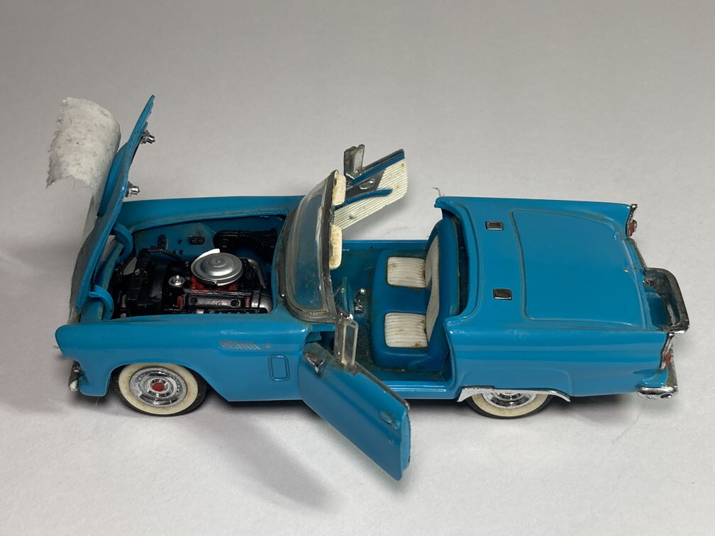 Franklin Mint – Ford Thunderbird 1962 – Échelle 1/43 – Moulé Sous Pression – Rose – NEUF Sans Boîte