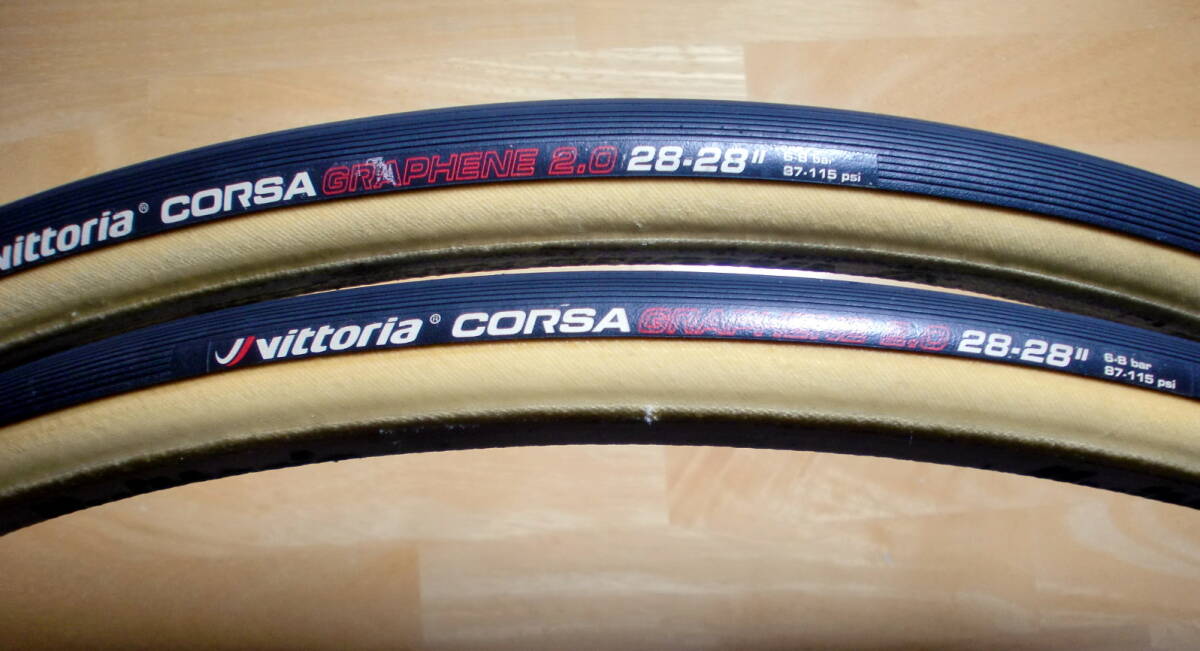 Vittoria CORSA g2.0 28-28 チューブラー（エキゾーストコルサ
