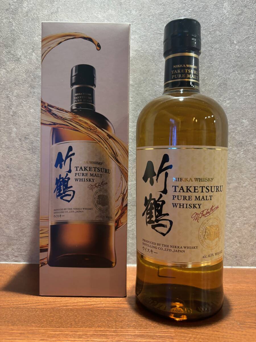 未開栓 ニッカウイスキー 鶴 白陶器 700ml ジャパニーズウイスキー