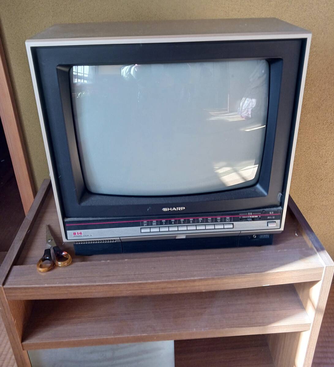 目立った傷や汚れなし】シャープ SHARP カラーテレビ ブラウン管 14C