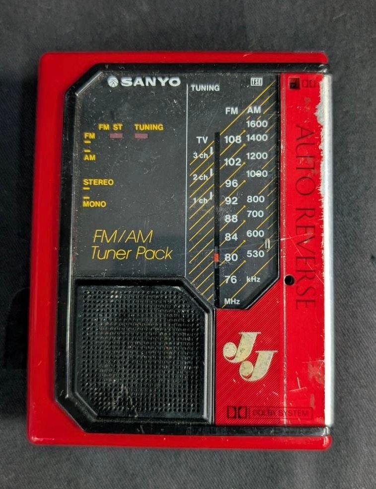 SANYO Quarter-JJ JJ-P101 サンヨー クォーターJJ ポータブル カセットプレーヤー カセットヘッドホンステレオ　 005JJWY33 □ジャンク品SANYO⁄サンヨー