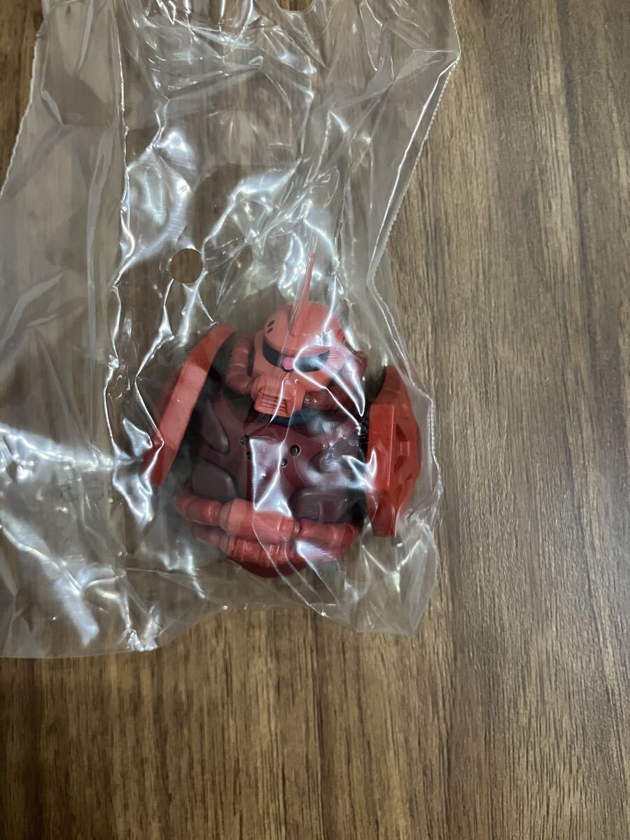 ガンダム　ジークアクス　GQuuuuuuX 一番くじ　D賞　モビルスーツヘッドマグネット　シャア専用ザク　送料無料の1番目の画像