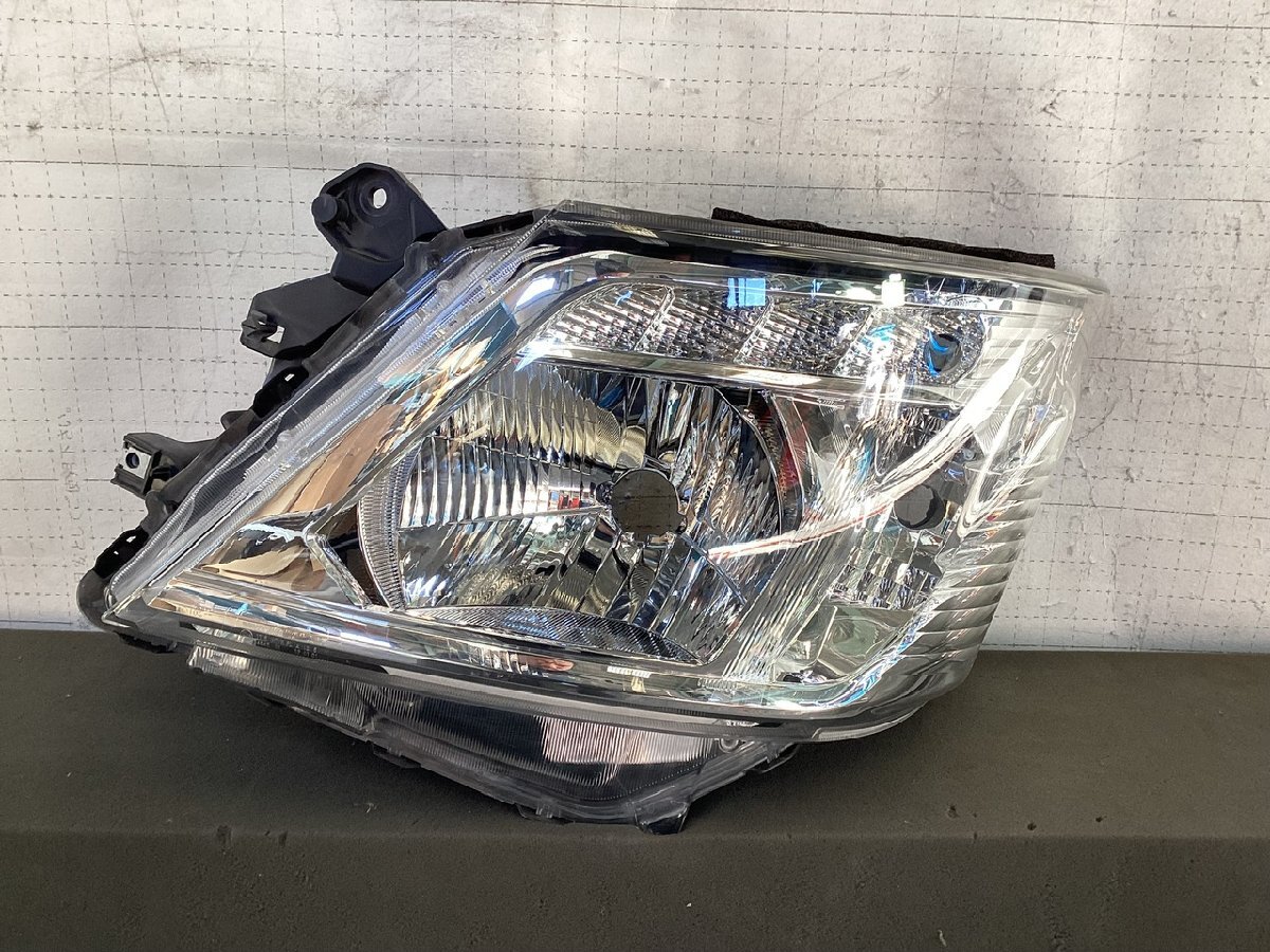 □ E26 NV350キャラバン NV350-CARAVAN 後期 純正 右ヘッドライト LED