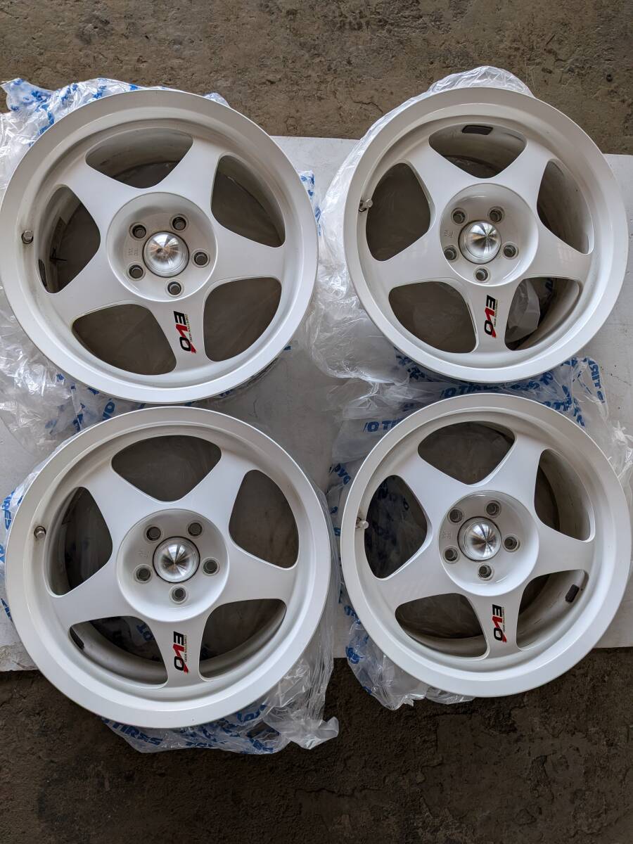 ディスモンド リーガマスター 15インチ 5h-114.3 6.5J＋42 TOYO R888R