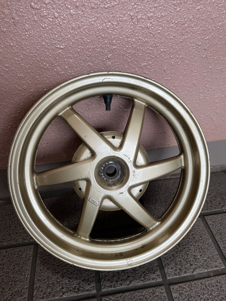 新品タイヤ付き ライブディオZX 純正リアホイール IRC 90/90-10 振れ