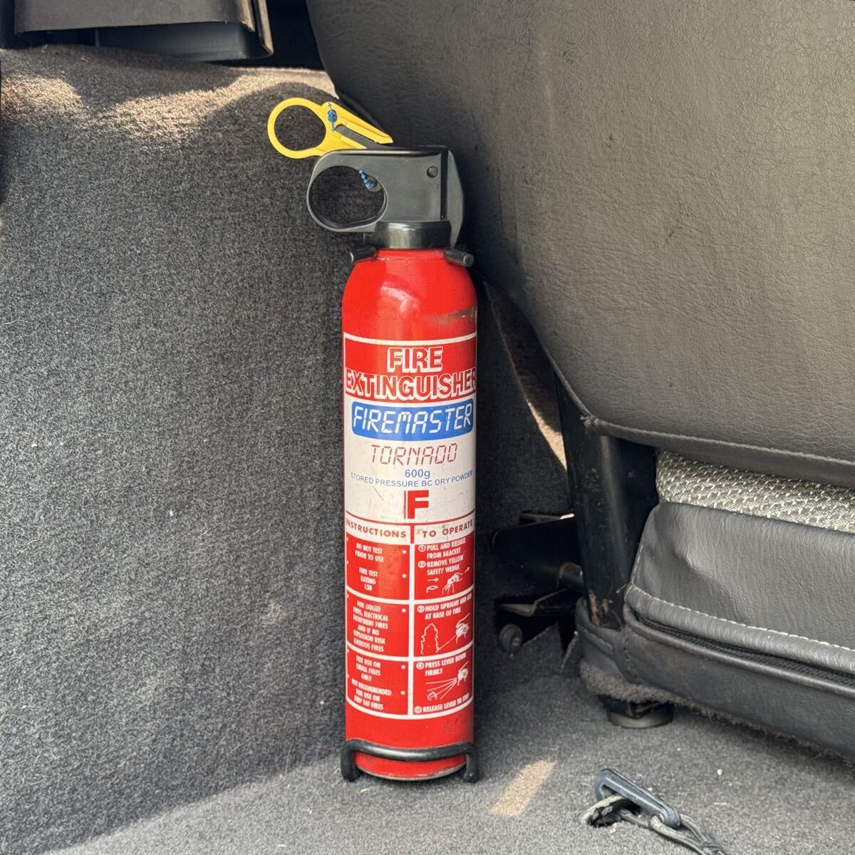 傷や汚れあり】◇◇BLITZ URAS Fire Controller 自動車用消火器 