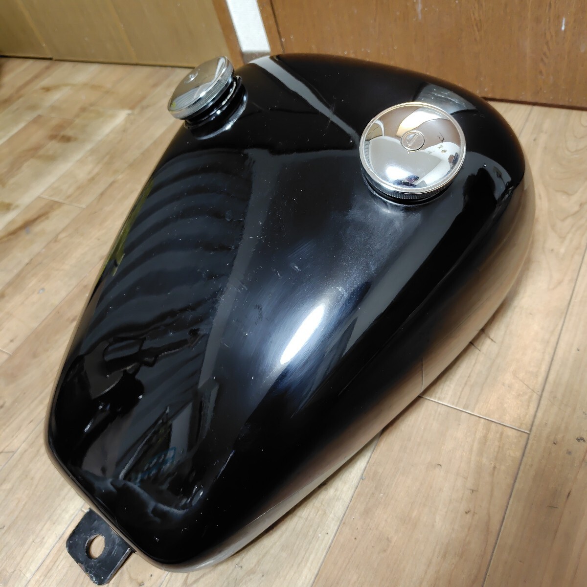 中古】ハーレー風スティード400社外ガソリンタンクFRP製ボブタンクNC26 