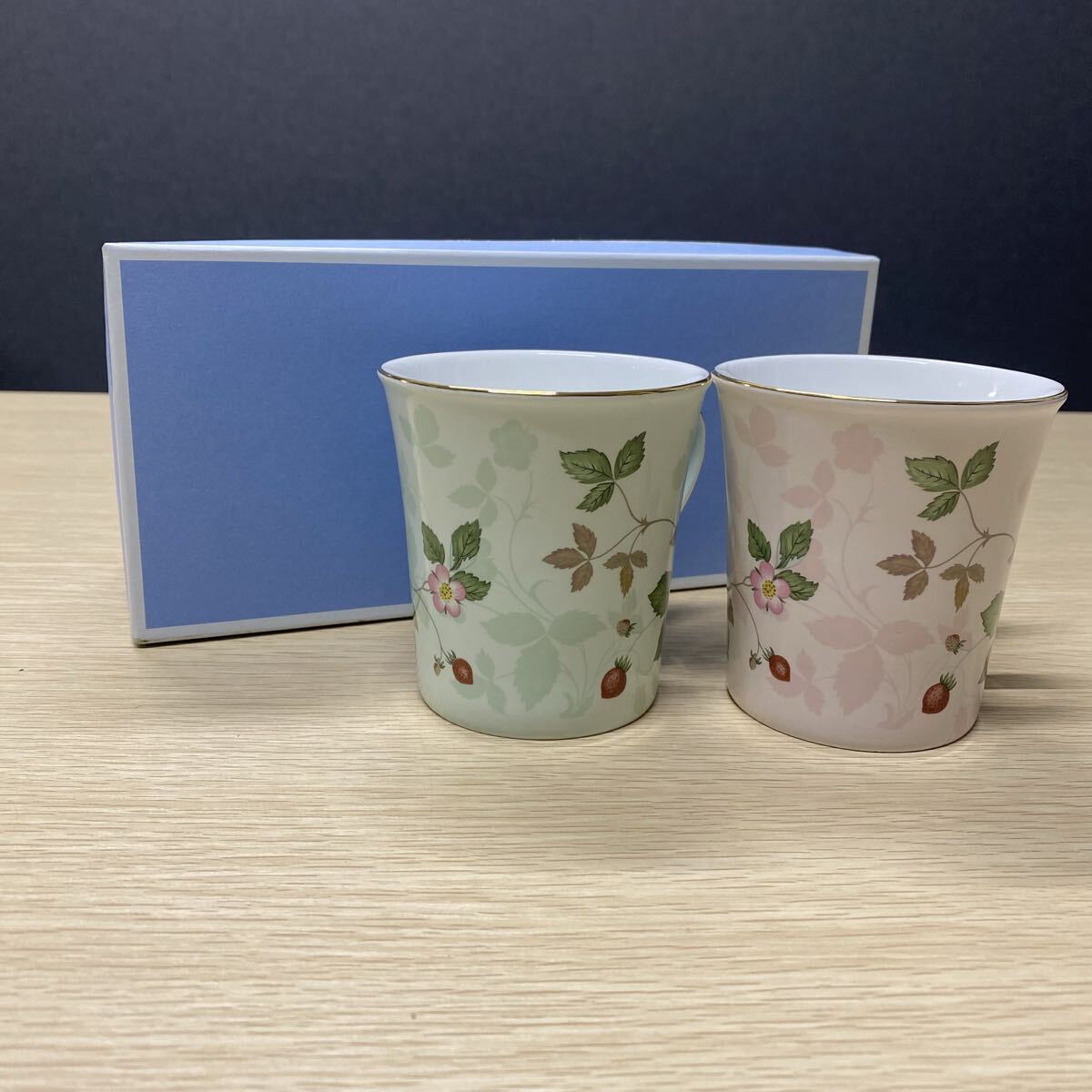 □美品□ ウェッジウッド ワイルドストロベリー 3段 ケーキスタンド