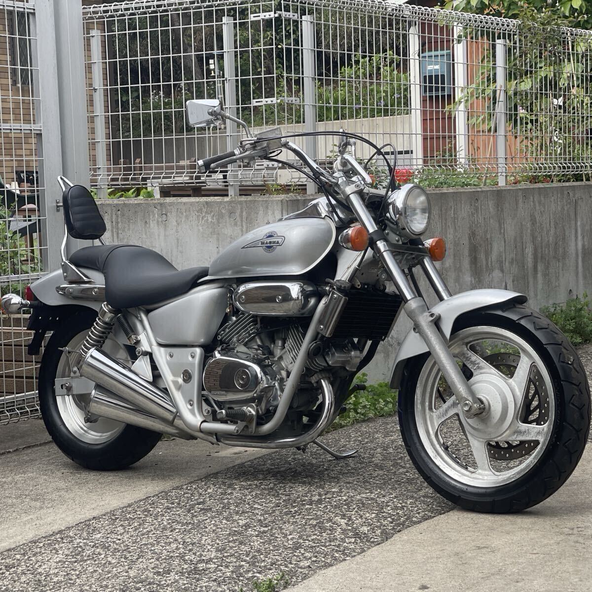 中古エリミネーター250SE EL250A 大人気 社外製 バックレスト 中古エリミネーター250SE EL250A 大人気 社外製 バックレスト