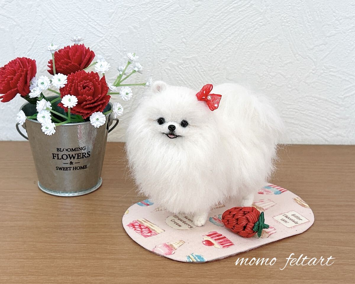 新品】ふわふわ 白ポメちゃん(^-^)羊毛フェルト／ポメラニアン