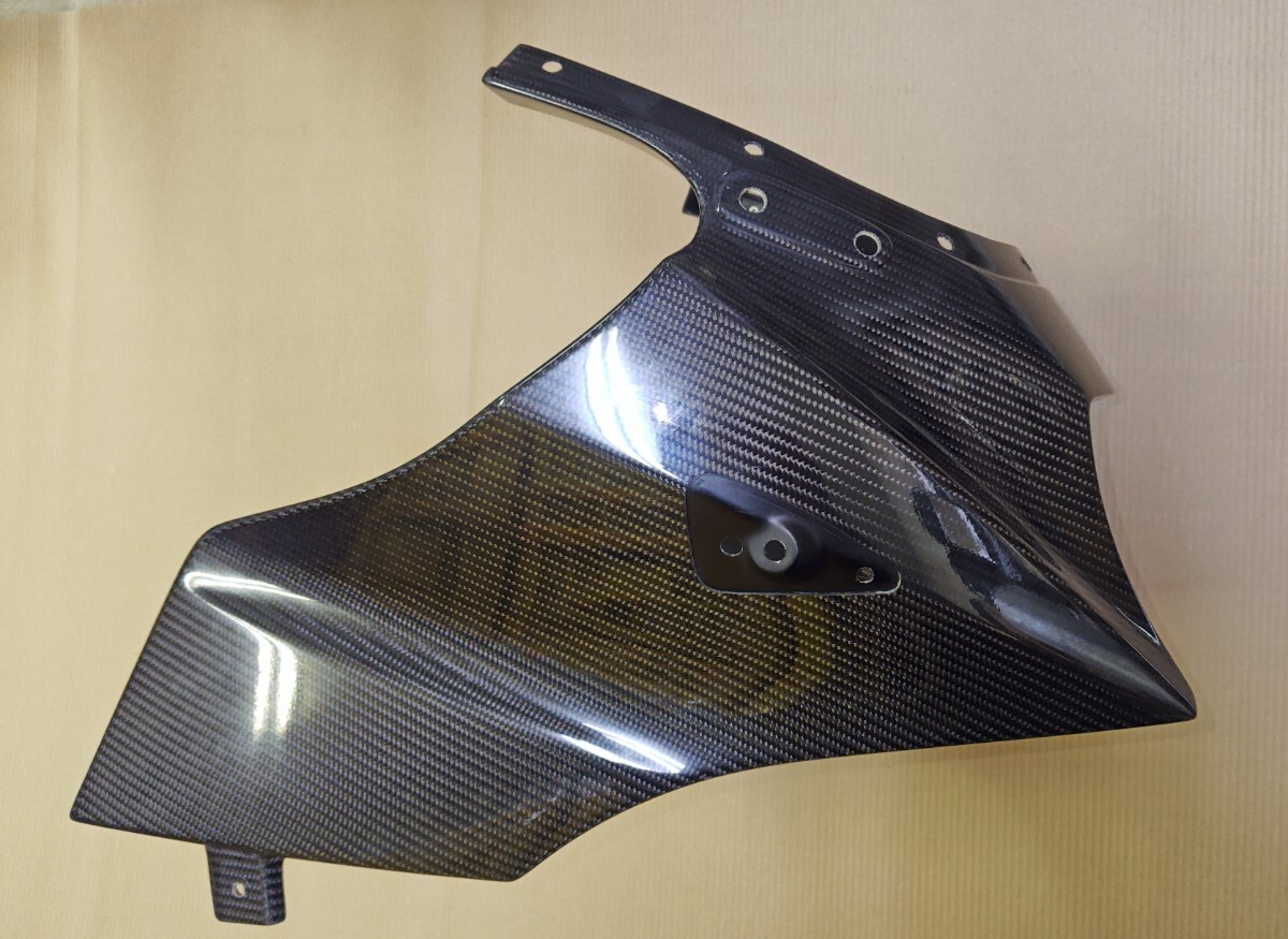 gsr400 マジカルレーシング　アッパーカウル　綾織カーボン gsr400 マジカルレーシングアッパーカウル綾織カーボン