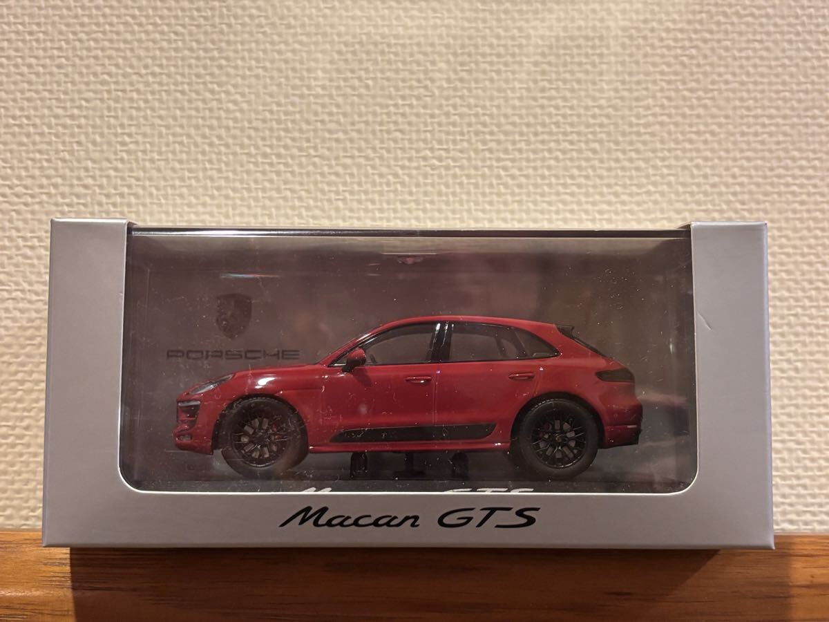 未使用】1/43 特注 ミニチャンプス ポルシェ マカン S 2023 パパイヤ