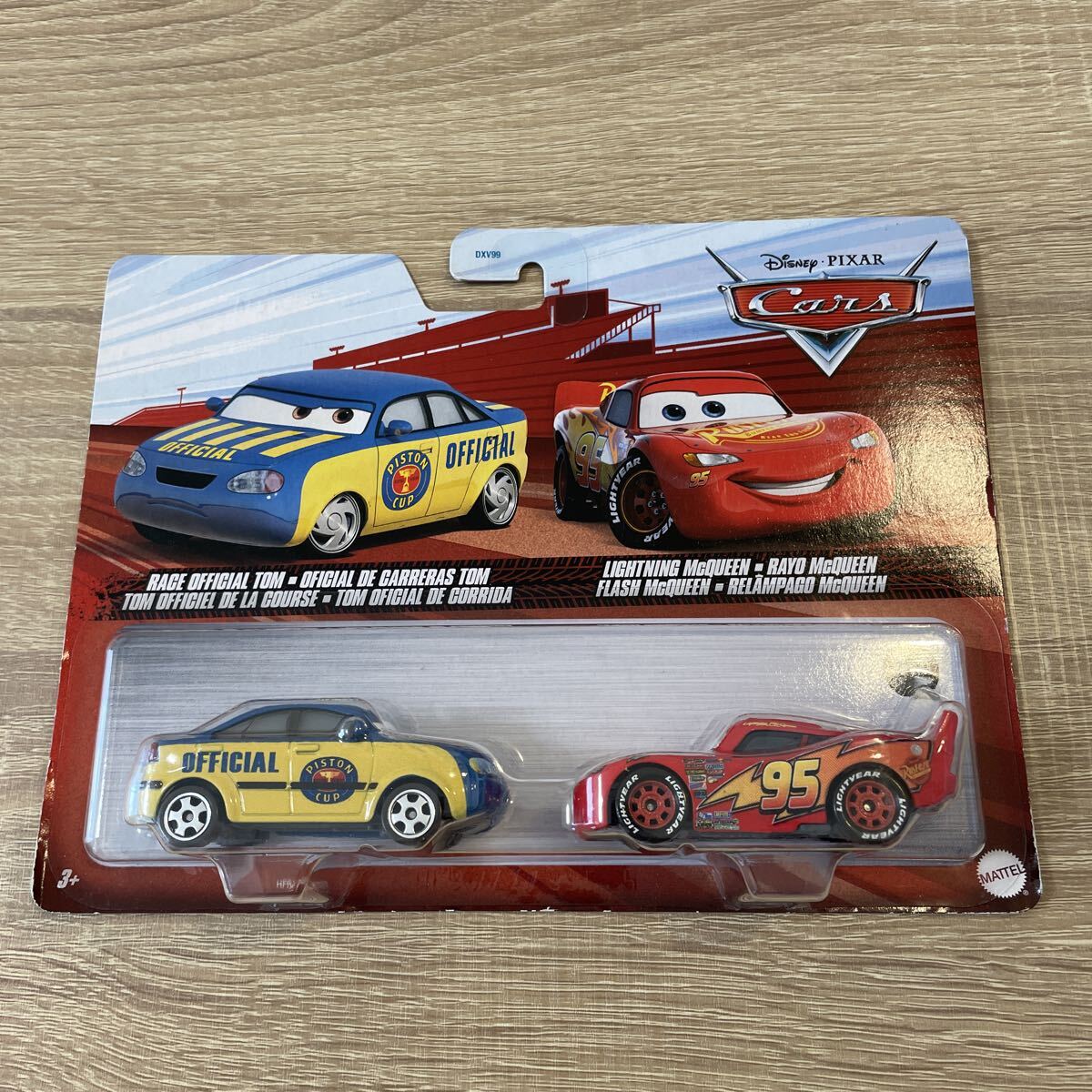 新品】在庫有り ディズニー カーズ No.80 ガスキッツ & マック 2点SET