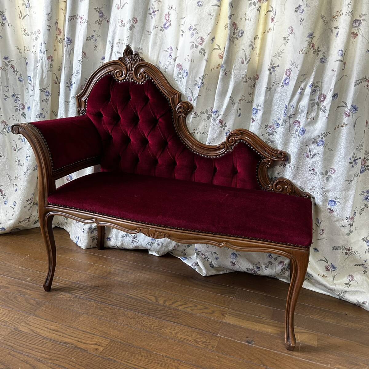 中古】アンティーク調 猫足 彫刻の花柄模様 カウチソファ 椅子 古家具 