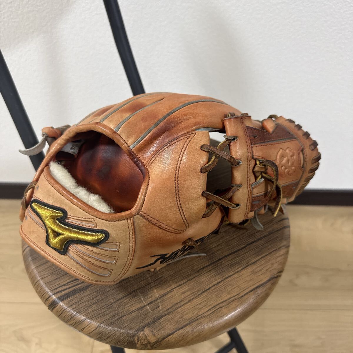 井端弘和 実使用グラブ・グローブ （巨人 坂本勇人 同型グラブ） の