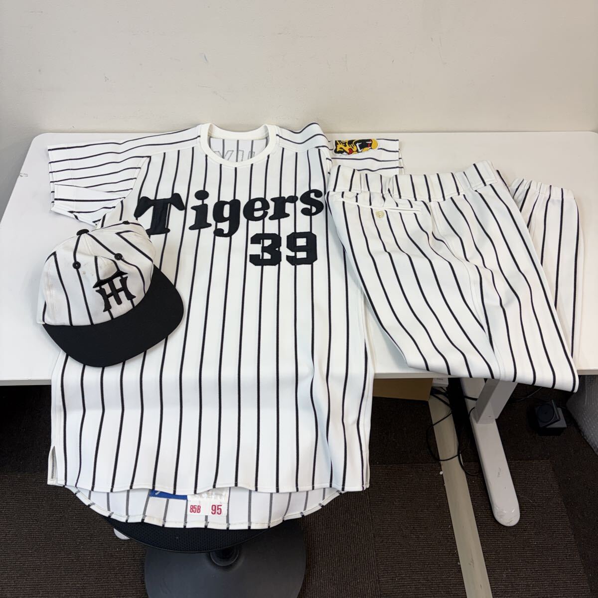 阪神タイガース11 村山実 1989永久欠番実使用ユニフォーム 生涯最後の