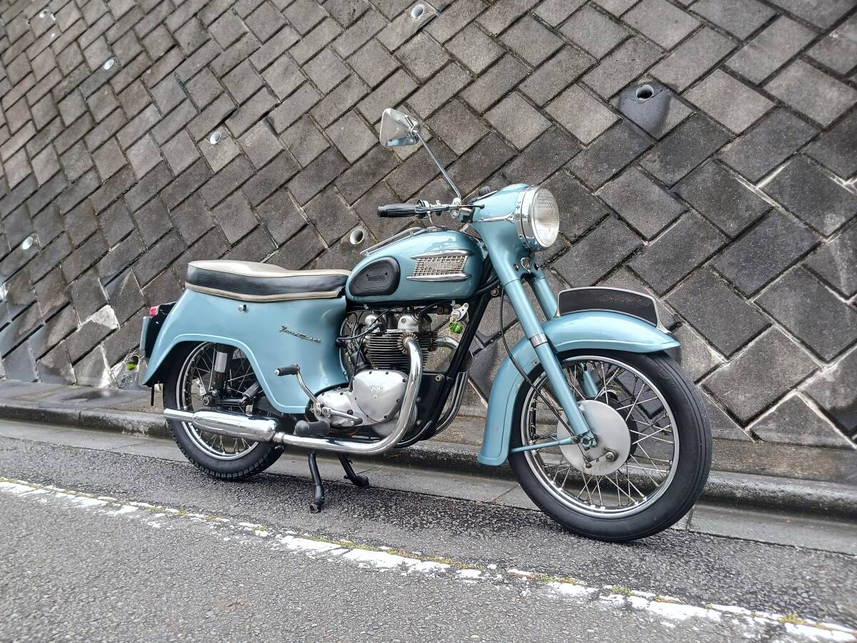 トライアンフ 3HW 【動画準備中】ローン可 通関証有 国内未登録車