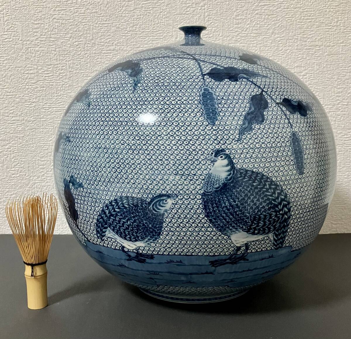 美術品】【侍】現代有田陶芸の巨匠『葉山有樹』秀逸作 金彩朱唐華文