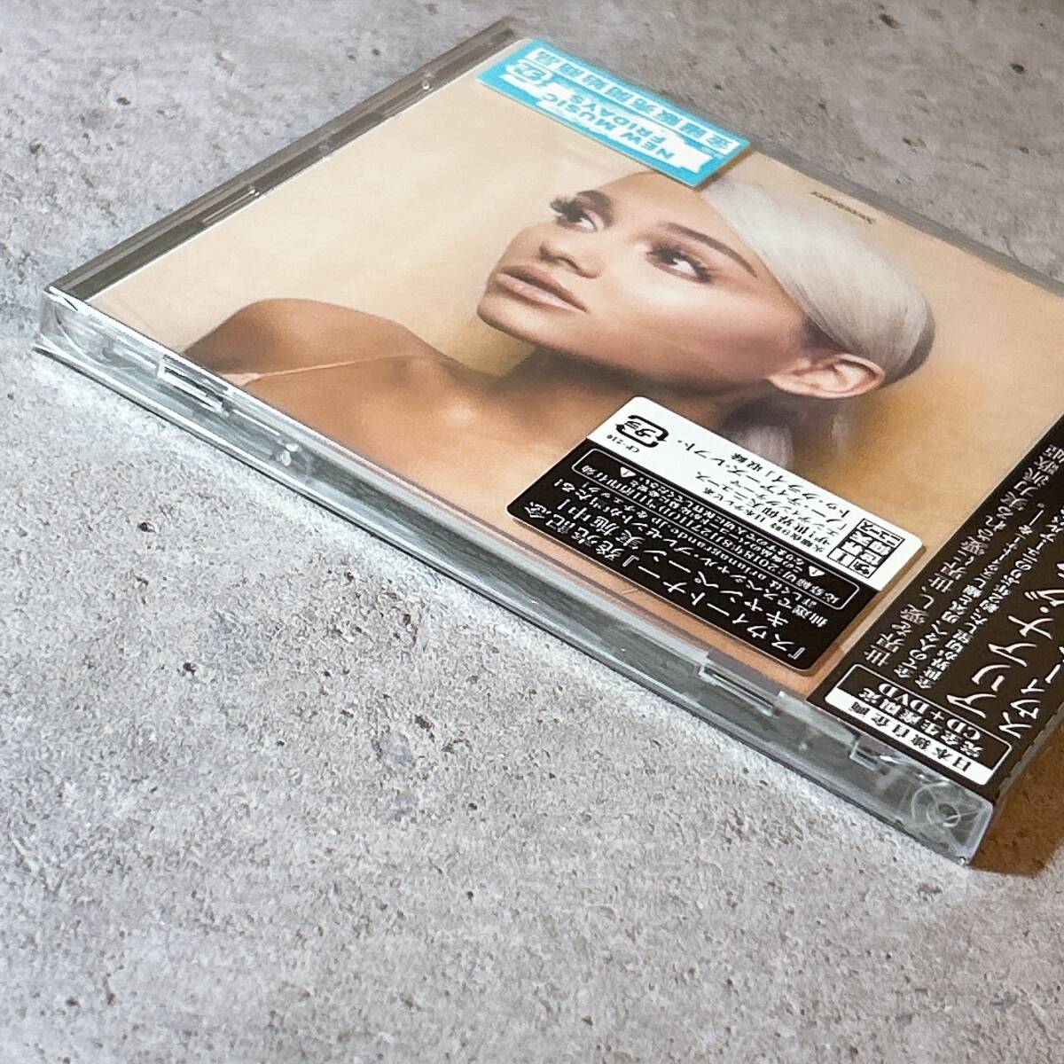 アリアナ・グランデ Ariana Grande 直筆サイン入り写真 証明書付き