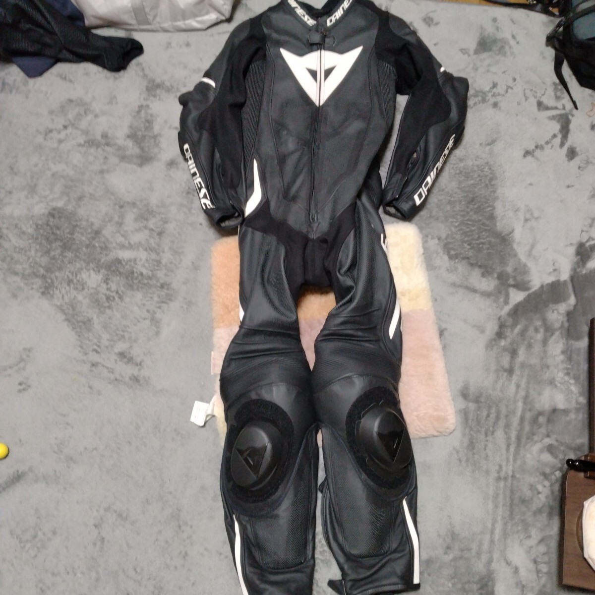 ダイネーゼ　レーシングスーツ　ハンガー　カバー付き DAINESE ダイネーゼ レーシングスーツ ツナギ ジャケット 用 ハンガー