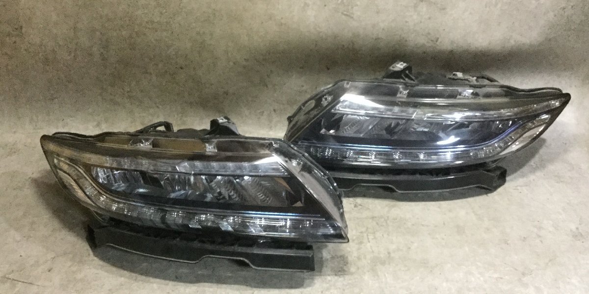 ZF2 前期 CR-Z 左 HID ヘッドライト 33151-SZT-J31