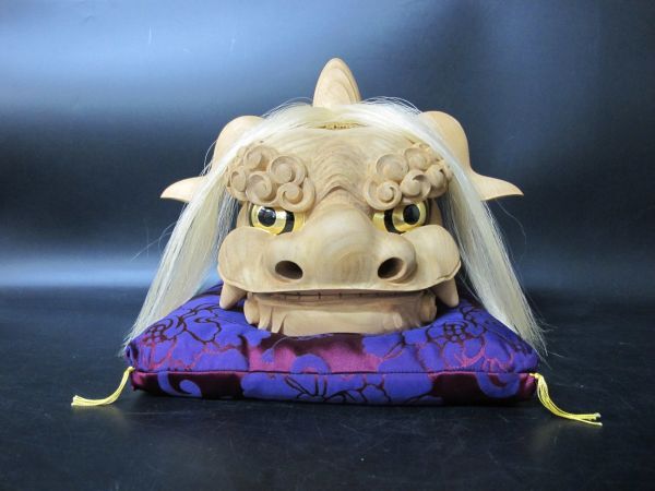 中古】【LIG】井波彫刻 荒井一吼作 木彫 金獅子 獅子頭 置物 共箱 [.QQ