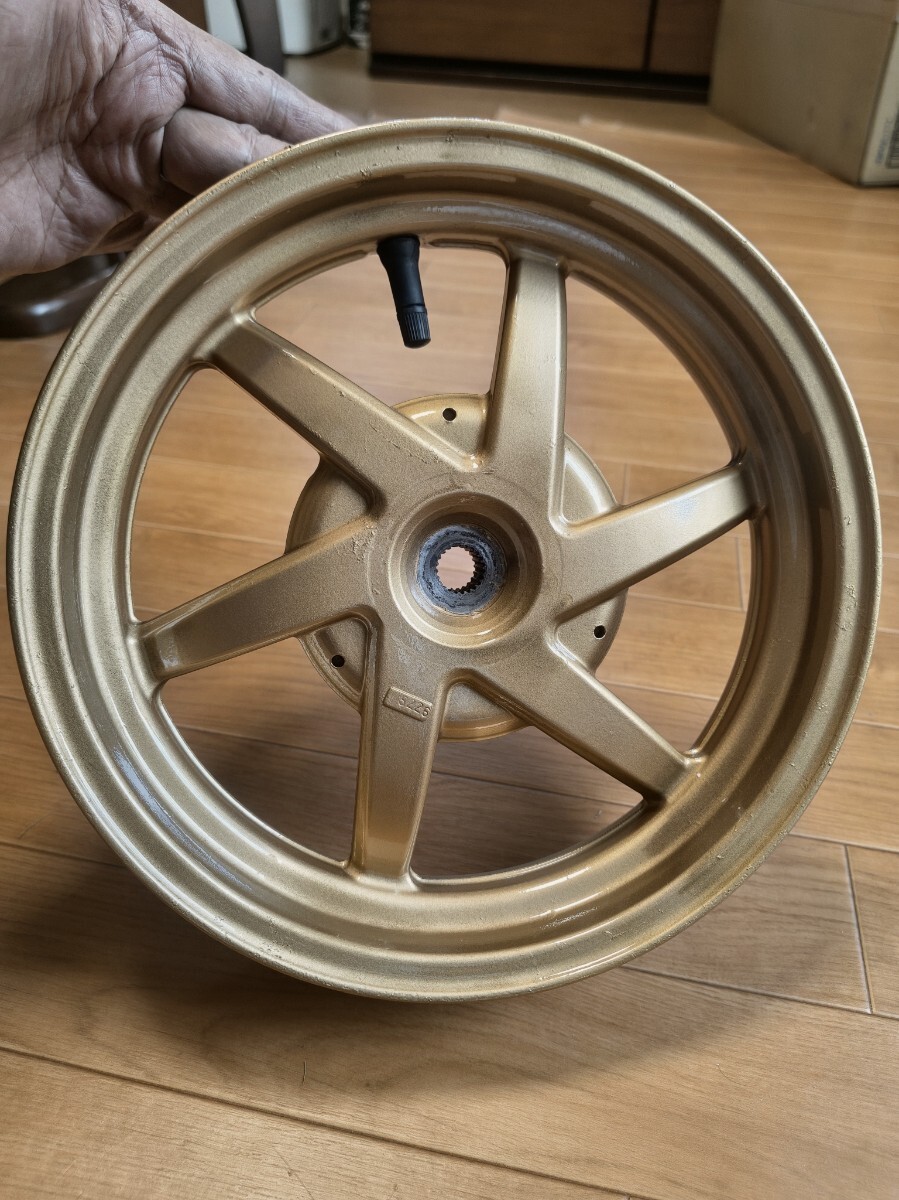 新品タイヤ付き ライブディオZX 純正リアホイール IRC 90/90-10 振れ