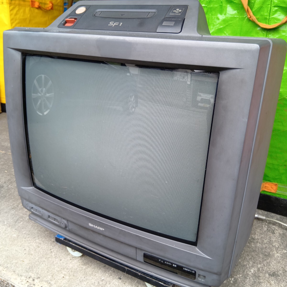 シャープ 82年製 CT-1438R 赤 14型 ブラウン管テレビ 昭和