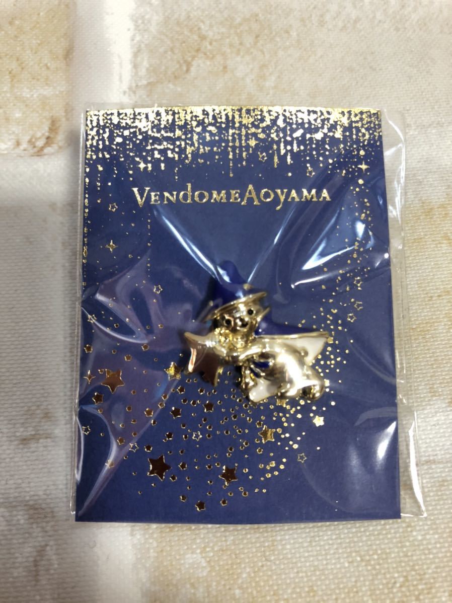 新品 新品 ヴァンドーム青山 19年クリスマス限定 ピンバッチ クマ の落札情報詳細 ヤフオク落札価格情報 オークフリー スマートフォン版