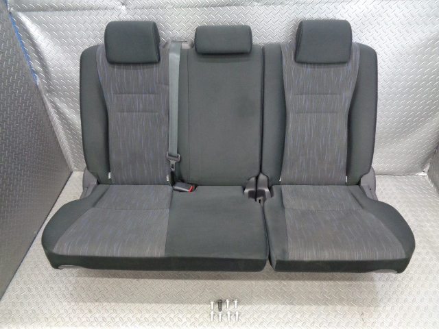 良品 70 ヴォクシー ノア Zs 後期 Zrr70w Zrr75w 純正 8人乗り 2列目 リア セカンド ベンチ シート ライト テール スポイラー マフラー の落札情報詳細 ヤフオク落札価格情報 オークフリー スマートフォン版