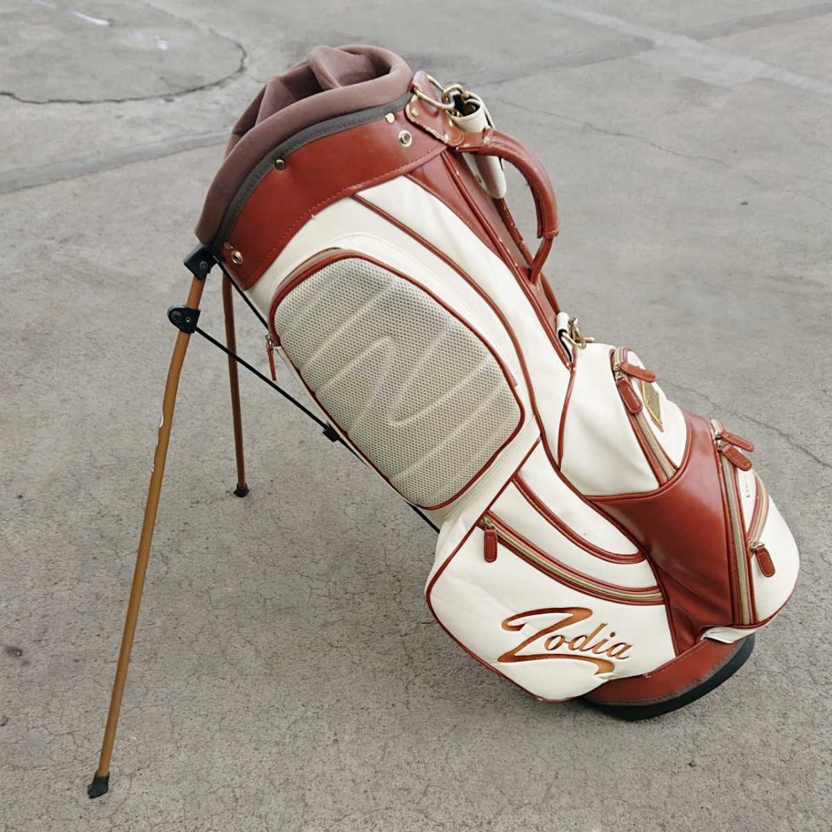 ゾディアの限定キャディバッグ