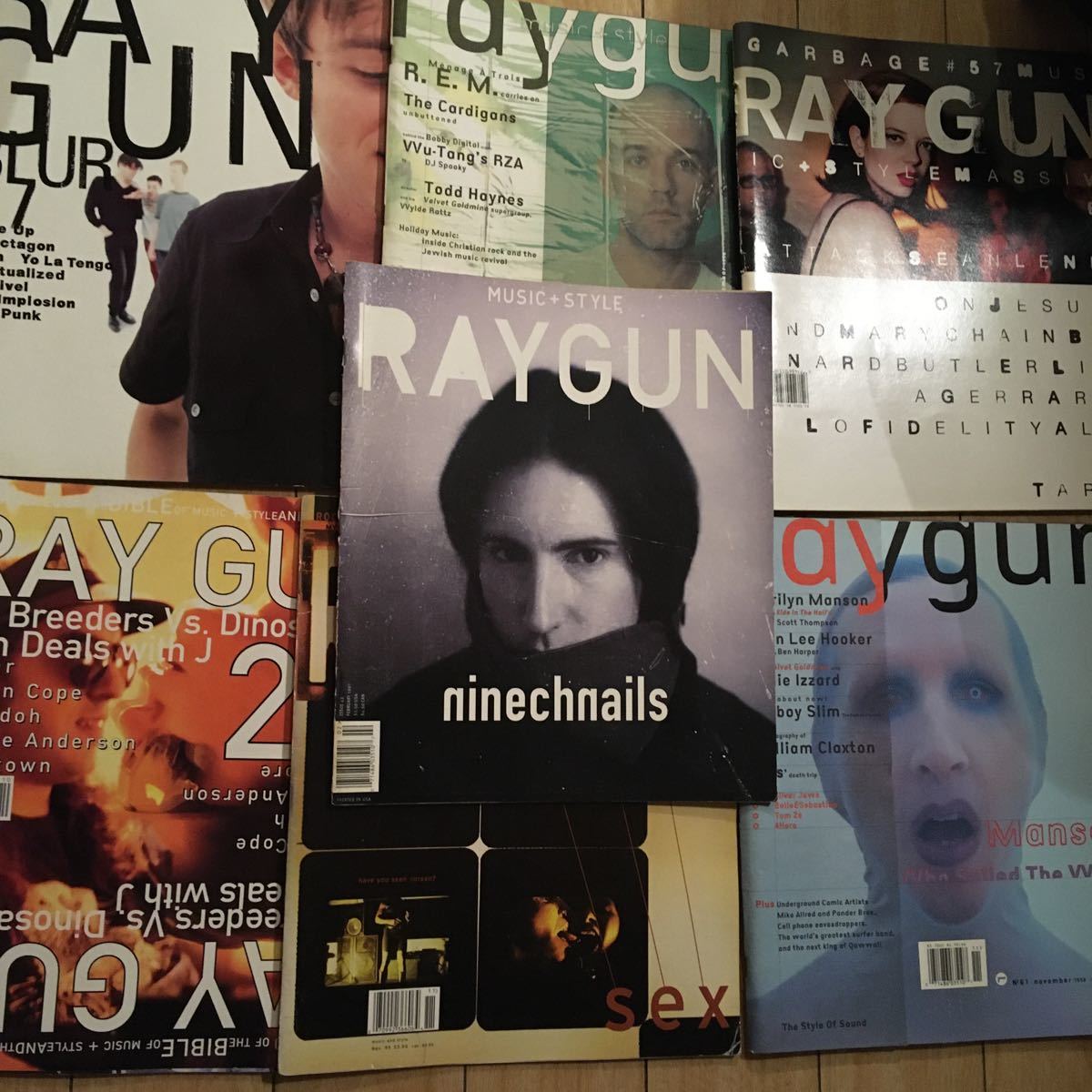 マリリンマンソン　雑誌　表紙 Raygun NME 雑誌　2冊セット raygun 洋雑誌 magazine レイガン 音楽 写真 タイポグラフィー david